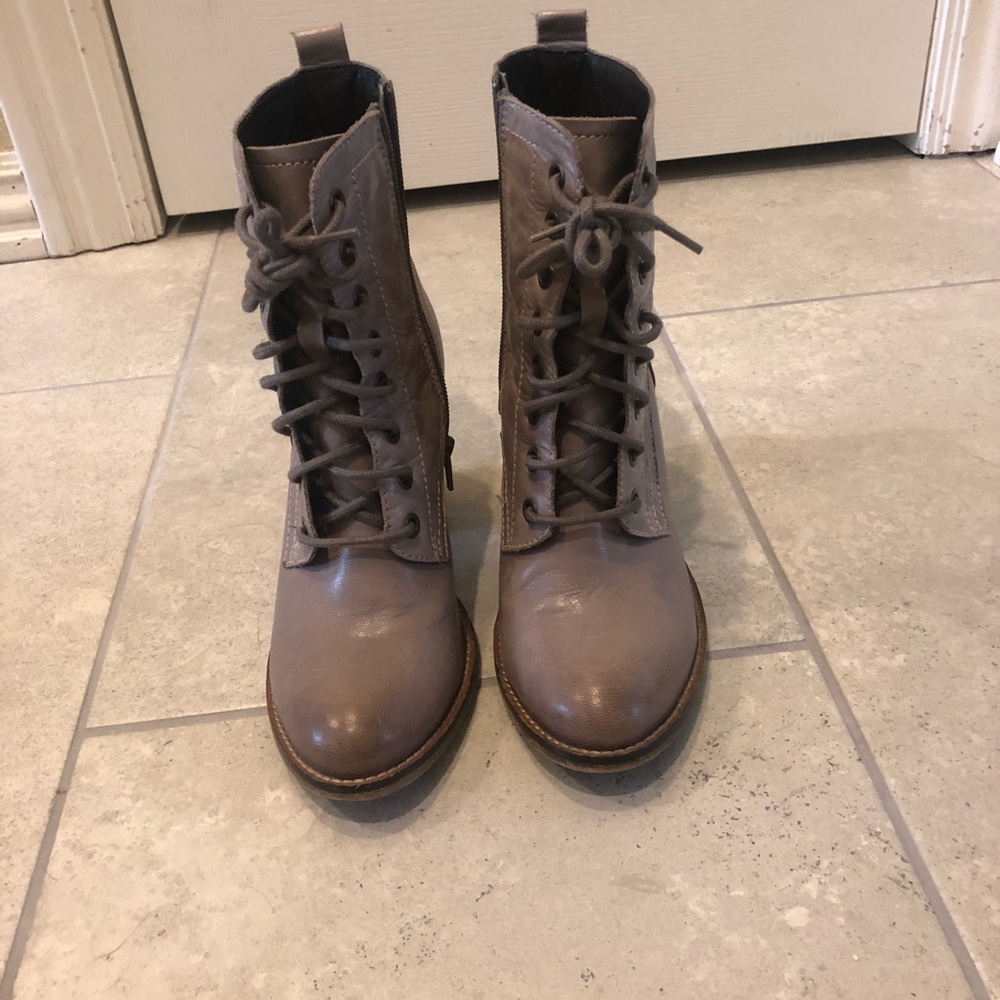 Steve Madden Boots